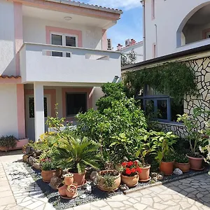 Apartment Kurjakovic -, Punat